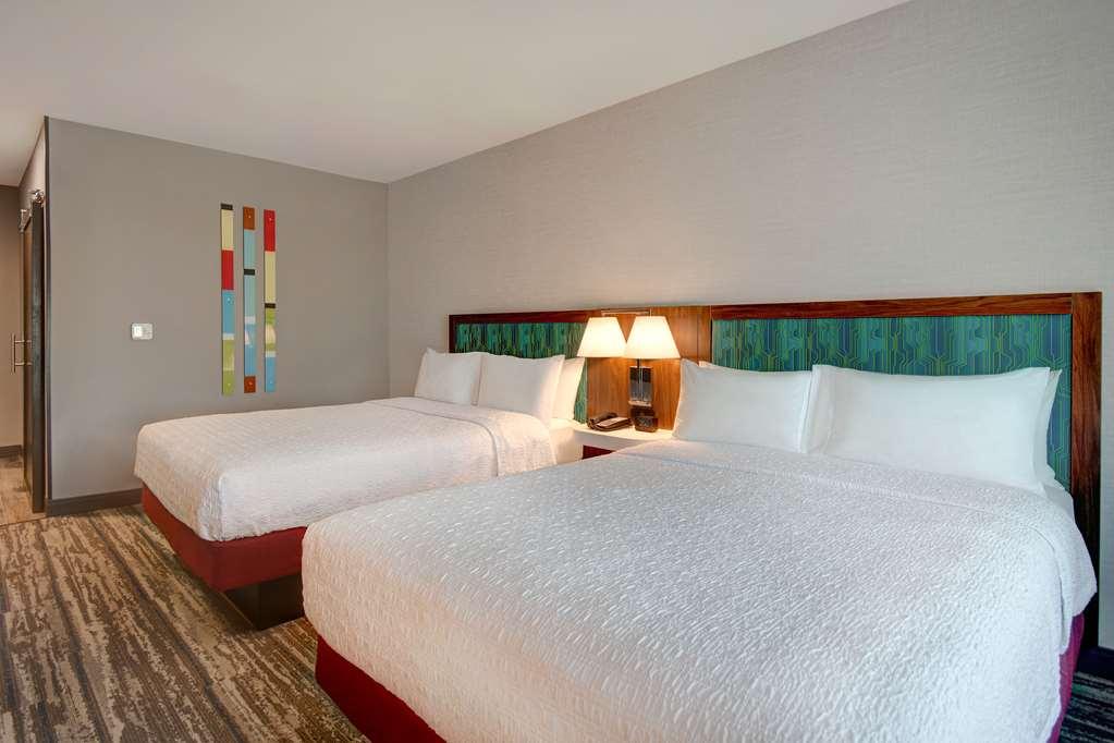 Hampton Inn And Suites Ontario Rancho Cucamonga Room photo